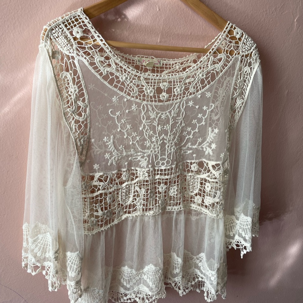 Boho style lace top size small - Picture 8 of 8